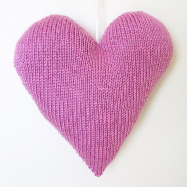 Heart Pillow Knitting Pattern