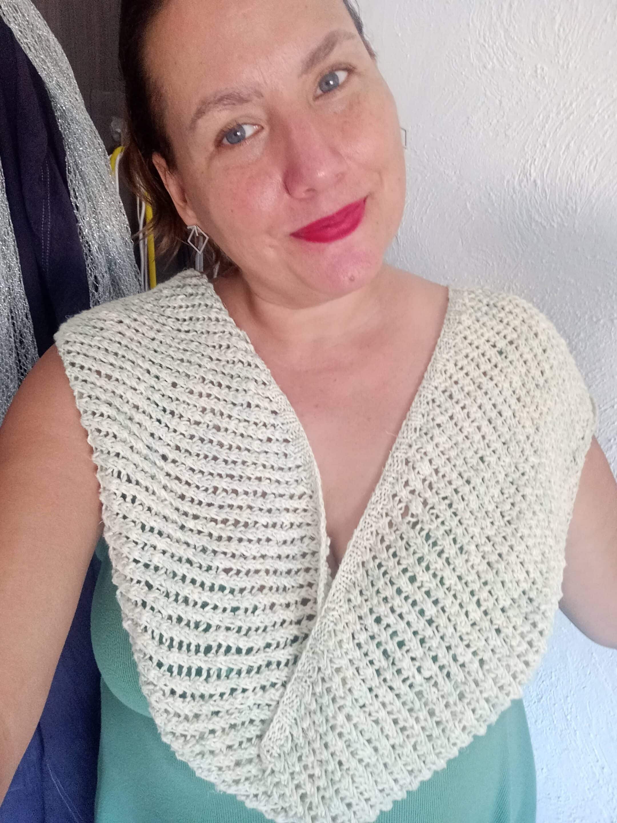 Rosebud Cowl Knitting Pattern